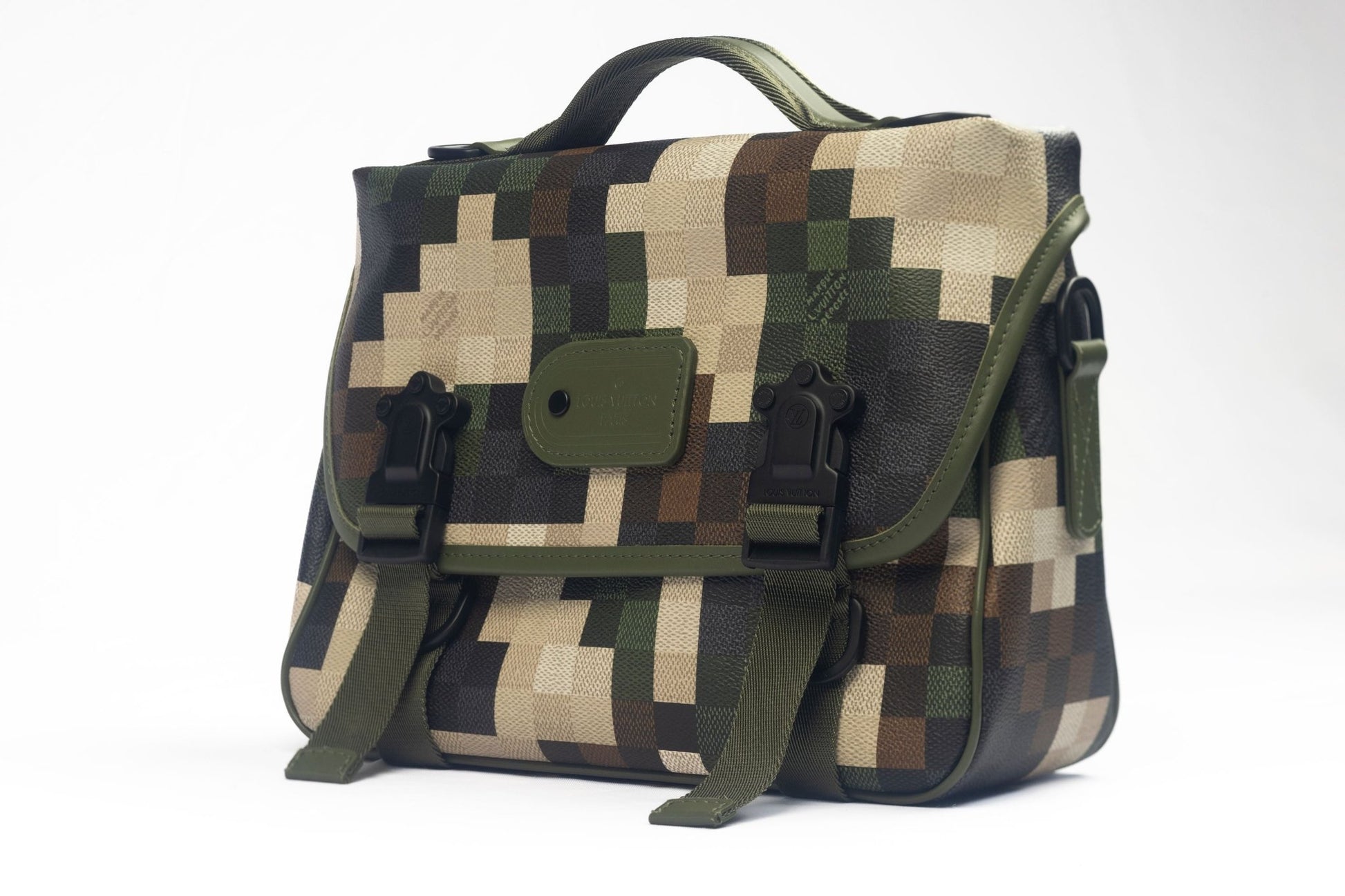 Louis Vuitton Trail Messenger Bag - supergl0rious